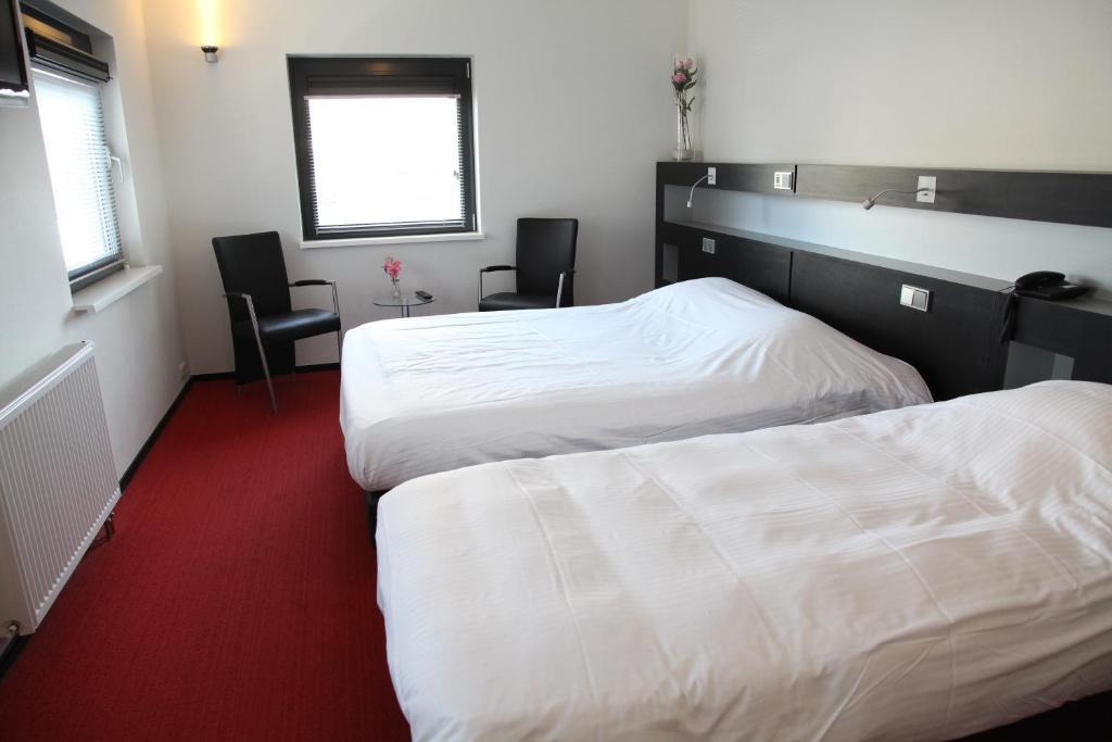 Stads Hotel Boerland 엠멘 객실 사진